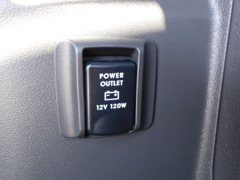 Used 2022 Mitsubishi Outlander SEL image 48