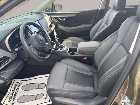 Used 2025 Subaru Outback Onyx Edition image 5