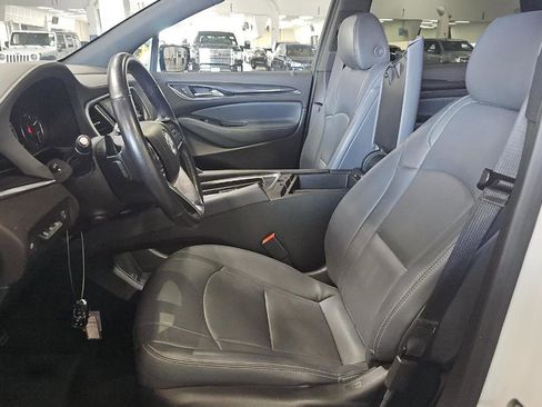Used 2024 Buick Enclave Premium image 7