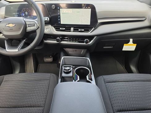 New 2027 Chevrolet Equinox LT FWD image 16