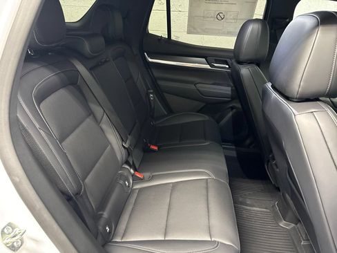 New 2027 GMC Terrain Elevation w/ Elevation Premium Package AWD/4WD image 9