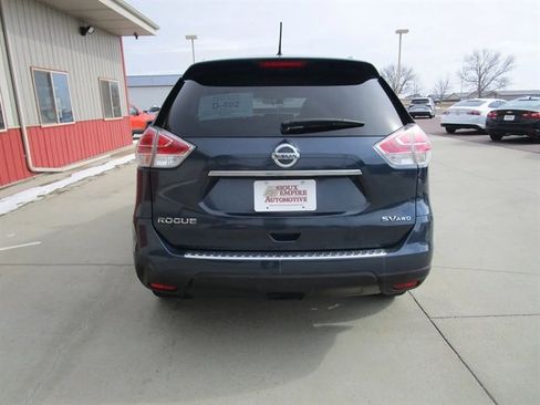Used 2015 Nissan Rogue SV w/ SV Premium Package image 8