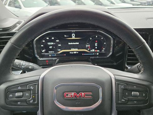 Used 2024 GMC Sierra 1500 Elevation image 25