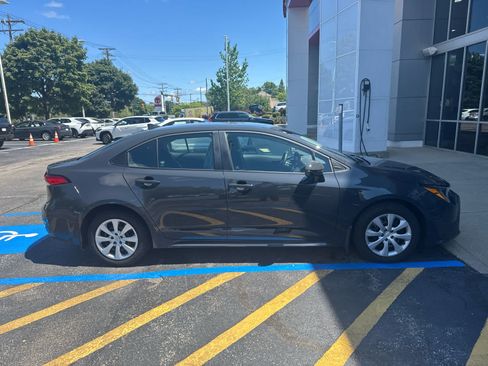 Used 2023 Toyota Corolla LE w/ Carpet Mat Package (TMS) FWD image 4