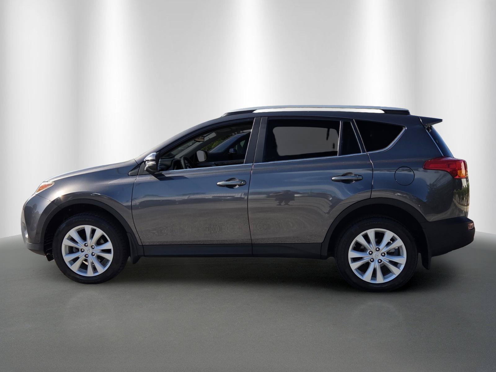 Used 2015 Toyota RAV4 Limited AWD/4WD image 4
