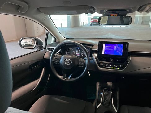 Used 2025 Toyota Corolla LE FWD image 37
