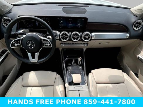 Used 2022 Mercedes-Benz GLB 250 4MATIC image 8