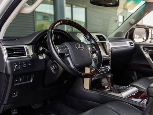 Used 2018 Lexus GX 460 image 22