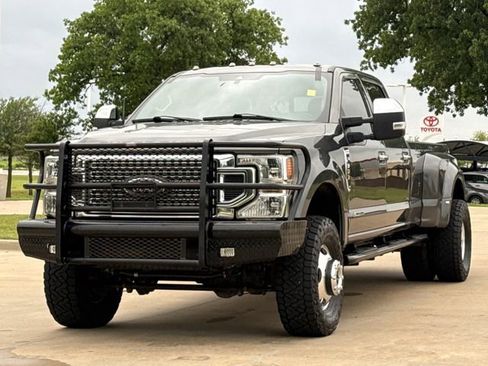 Used 2020 Ford F350 Lariat w/ Lariat Ultimate Package AWD/4WD image 3