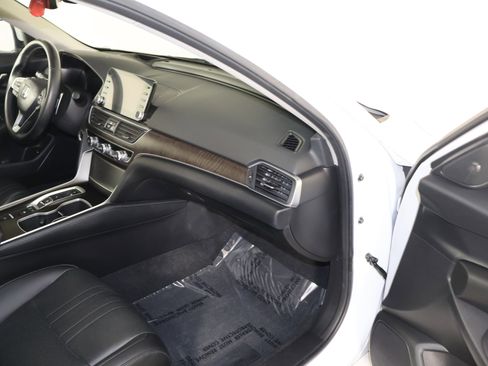 Certified 2022 Honda Accord Touring image 44