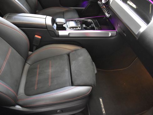 Used 2023 Mercedes-Benz GLB 250 image 37
