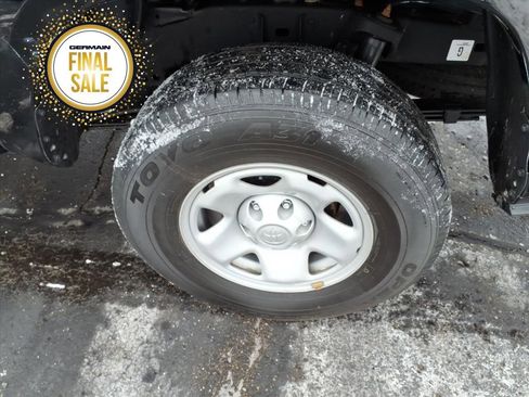 Used 2023 Toyota Tacoma SR image 8