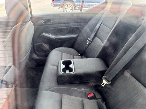 Used 2024 Nissan Altima 2.5 SV image 8