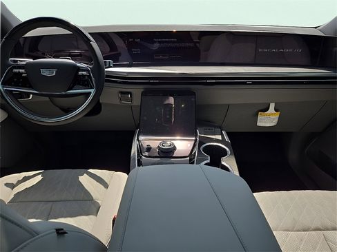 New 2026 Cadillac Escalade IQ Sport 1 w/ LPO, Floor Liner Package image 19