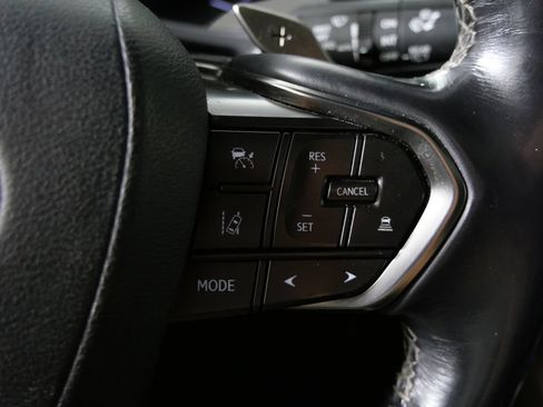 Used 2023 Lexus LX 600 4WD w/ Luxury Package image 24