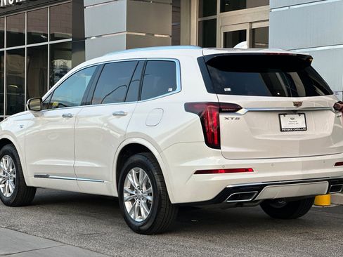 Used 2025 Cadillac XT6 Luxury image 6