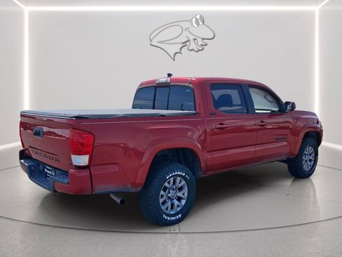 Used 2017 Toyota Tacoma SR5 w/ SR5 Appearance Package (SM) RWD image 5