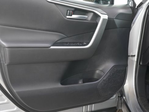 Used 2025 Toyota RAV4 XLE w/ Convenience Package image 19