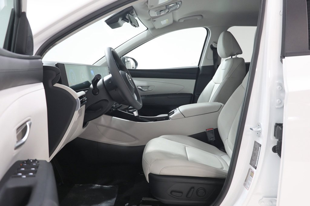 New 2026 Hyundai Tucson SEL Plus w/ Tow & Go Package AWD/4WD image 16