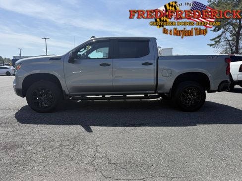 Used 2024 Chevrolet Silverado 1500 Custom Trail Boss w/ Turbomax Blackout Package image 4