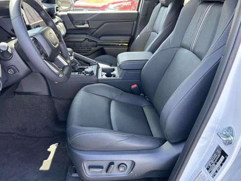 New 2026 Toyota 4Runner Limited AWD/4WD image 16