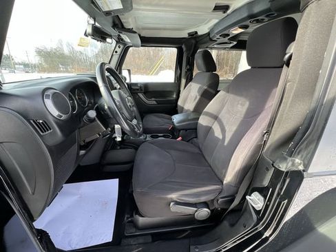 Used 2013 Jeep Wrangler Sport image 19
