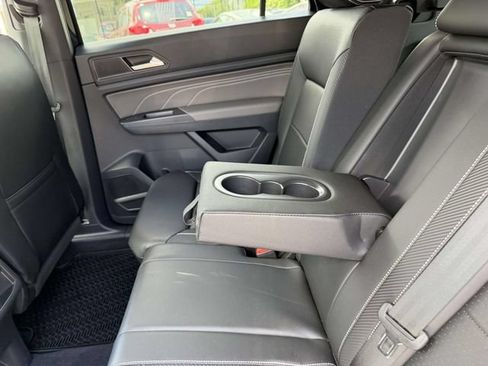 Used 2023 Volkswagen Atlas Cross Sport SE AWD/4WD image 16