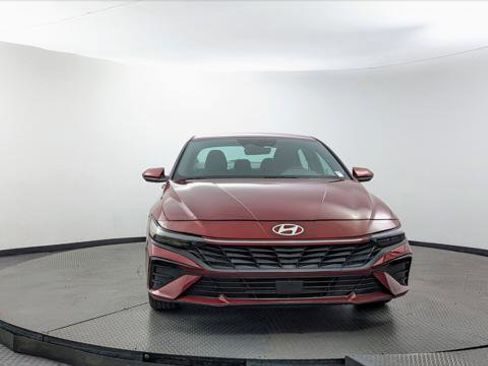 Used 2024 Hyundai Elantra SEL FWD image 12