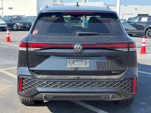 Certified 2025 Volkswagen Tiguan SE R-Line AWD/4WD image 3