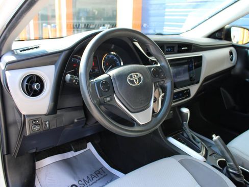 Used 2019 Toyota Corolla LE FWD image 13