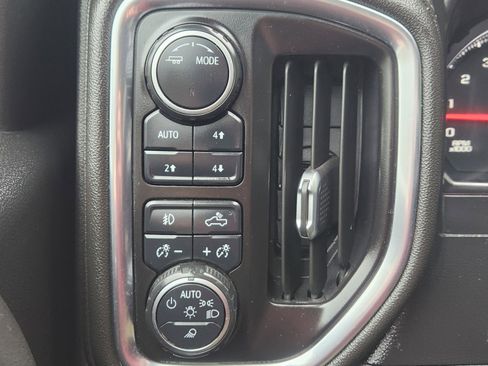 Used 2022 Chevrolet Silverado 3500 LTZ w/ LTZ Convenience Package AWD/4WD image 16