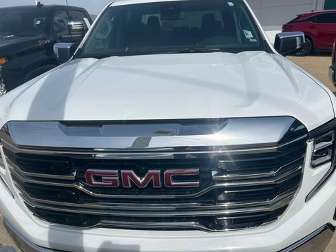 Used 2025 GMC Sierra 1500 SLT image 14