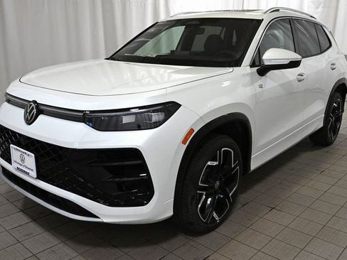 New 2026 Volkswagen Tiguan SEL R-Line image 17