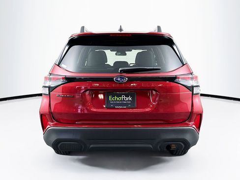 Used 2025 Subaru Forester Premium AWD/4WD image 7