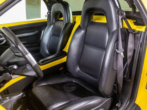 Used 2004 Chevrolet SSR w/ Preferred Equipment Group RWD image 21