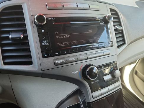 Used 2010 Toyota Venza AWD image 20