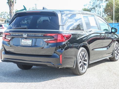 Certified 2026 Honda Odyssey EX-L image 9