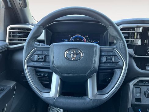 Used 2025 Toyota Sequoia SR5 AWD/4WD image 19
