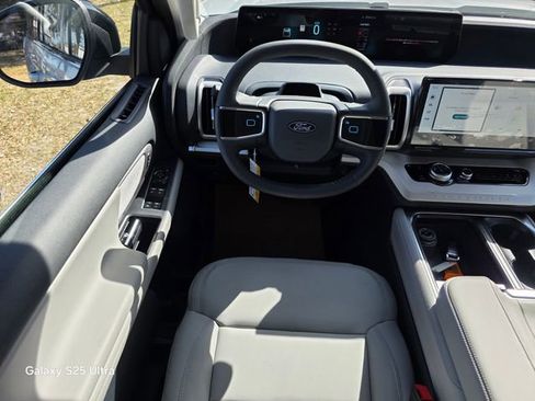 New 2026 Ford Expedition Active image 14