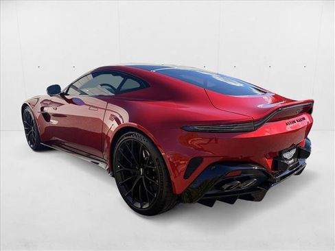 Used 2025 Aston Martin V8 Vantage Coupe image 4