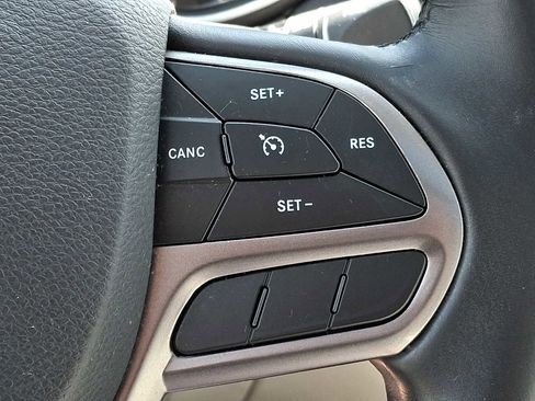 Used 2020 Jeep Cherokee Limited AWD/4WD image 19