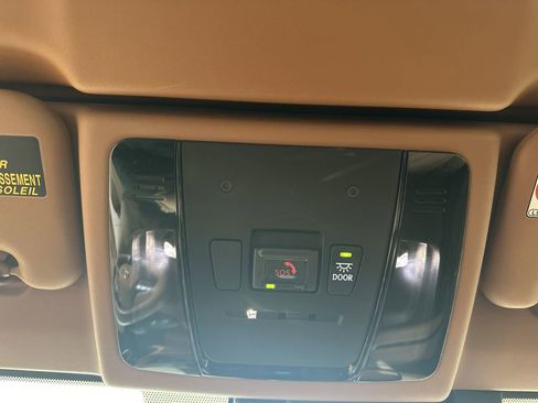 Used 2022 Lexus LC 500 Convertible image 25