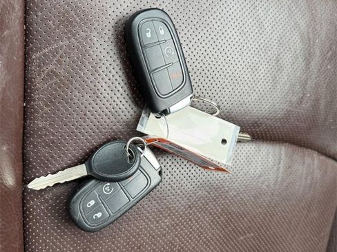 Used 2014 RAM 1500 Laramie Longhorn w/ Convenience Group image 28