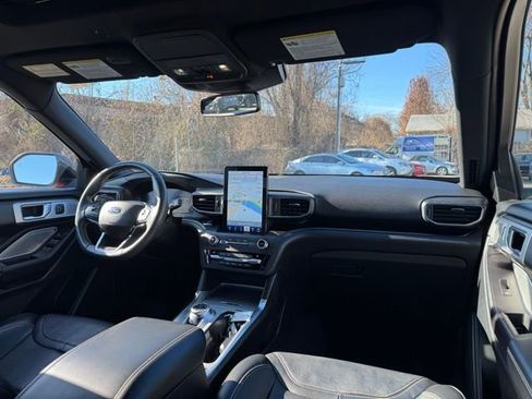 Used 2020 Ford Explorer ST w/ ST Street Pack image 17