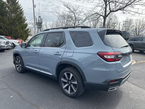 Used 2023 Honda Pilot Touring image 7