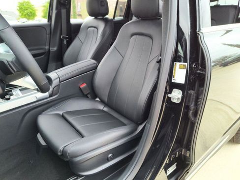 New 2024 Mercedes-Benz GLB 250 image 17