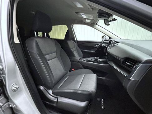Certified 2025 Nissan Rogue SV AWD/4WD image 15