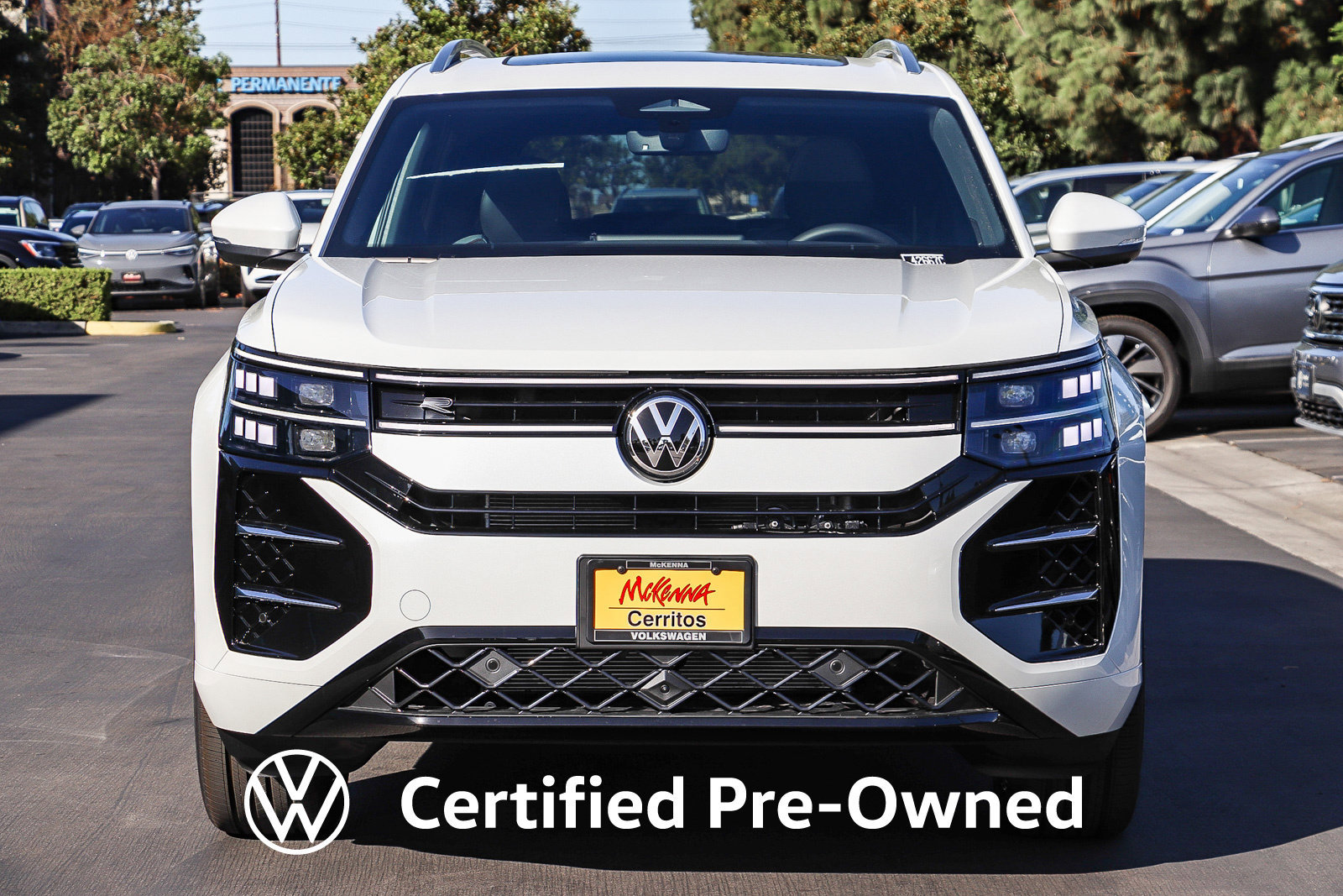 Certified 2023 Volkswagen Taos SE w/ Panoramic Sunroof Package FWD image 3