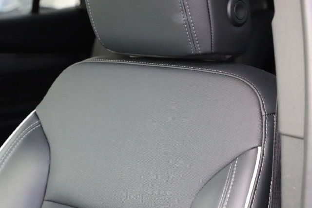 Used 2025 Buick Enclave Preferred AWD/4WD image 14