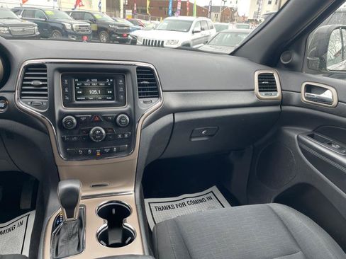 Used 2017 Jeep Grand Cherokee Laredo w/ Quick Order Package 23E AWD/4WD image 20